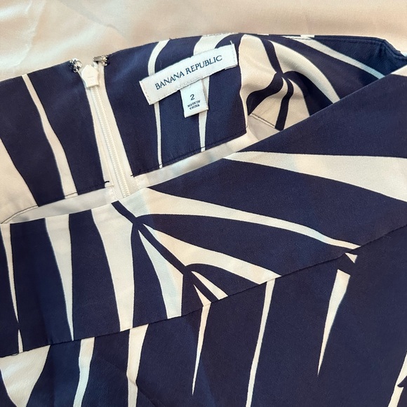 Banana Republic silk palm pattern navy patio skirt - Picture 6 of 8